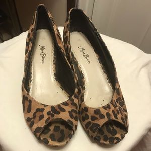 Leopard print peep toe mini wedge
